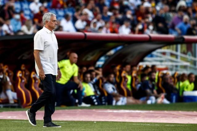 九游娱乐-南方德比变另类“双红会” 穆帅：裁判讲究，端水大师